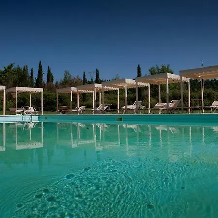 Sleeps 6 *